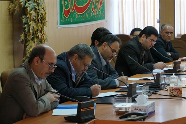 جلسه بررسی وضعیت ارتباطات و فناوری اطلاعات شهرستان خرمدره در محل فرمانداری این شهرستان برگزار گردید.
