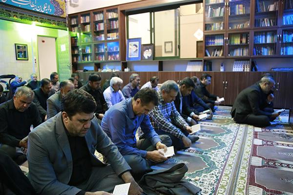 برگزاری مراسم پرفیض زیارت عاشورا به میزبانی اداره کل پست استان