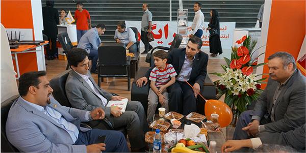 بازدید مدیرکل ارتباطات و فناوری اطلاعات استان از چهارمین دوره نمایشگاه الکامپ زنجان (عکاس بهروز یوسفی)