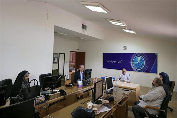 حضور مدیرکل ارتباطات و فناوری اطلاعات استان زنجان در واحد تحریریه خبر صدا و سیمای استان به مناسبت روز ملی خبرنگاری