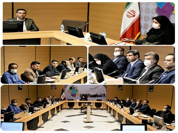 گام های دولت الکترونیک به ترتیب الکترونیکی نمودن، دیجیتالی نمودن و در نهایت هوشمندسازی خدمات و فعالیت ها است