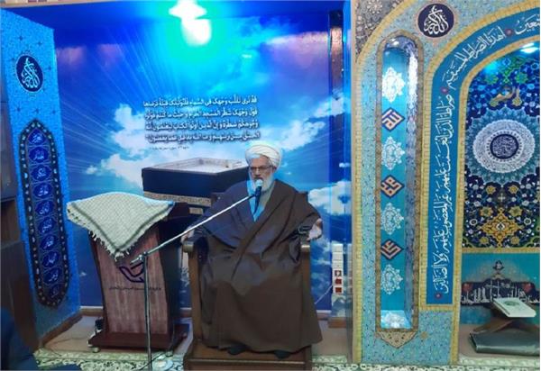 حضور نماینده ولی فقیه در استان و امام جمعه شهرستان زنجان در پست استان