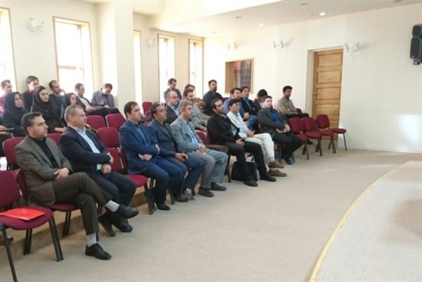 برگزاری جلسه توجیهی « طرح تکاپو» و « وام وجوه اداره شده» با فعالان بخش خصوصی